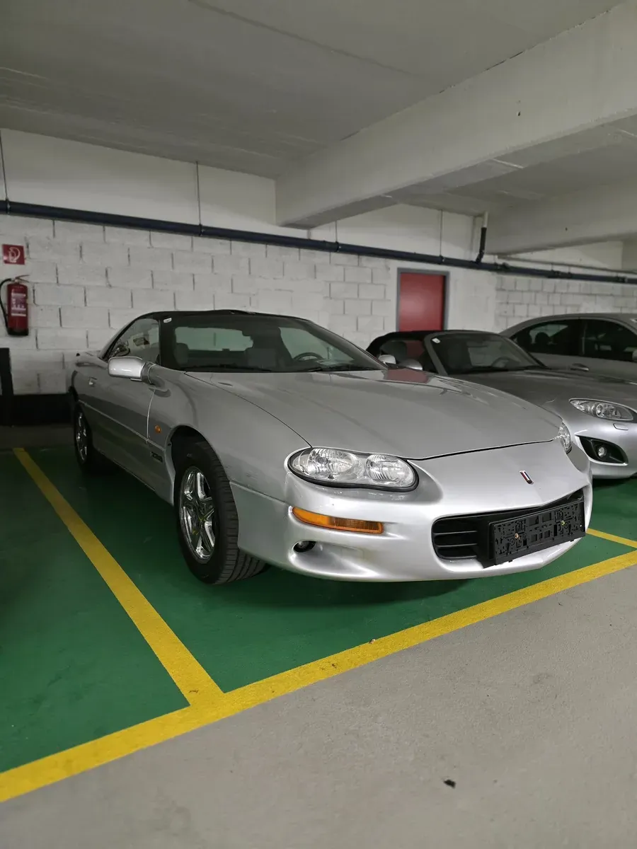 Chevrolet Camaro 1999 photo 2