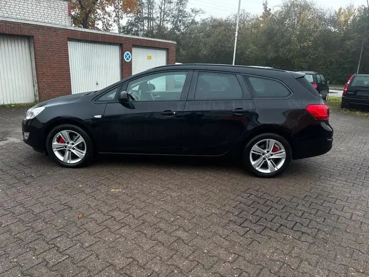 Opel Astra J