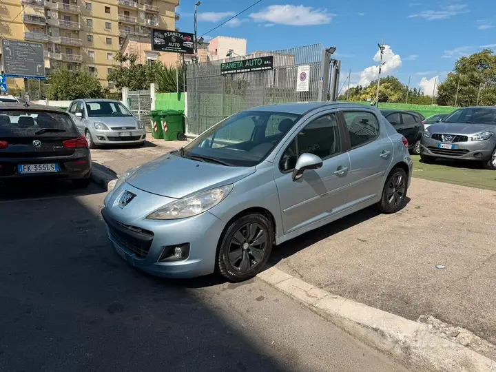 Peugeot 207 2011 photo 5