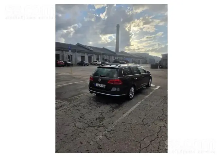 Volkswagen Passat B7 2013 photo 2