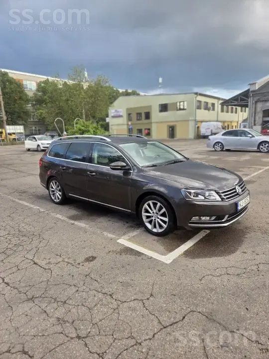Volkswagen Passat B7 2013 photo 3