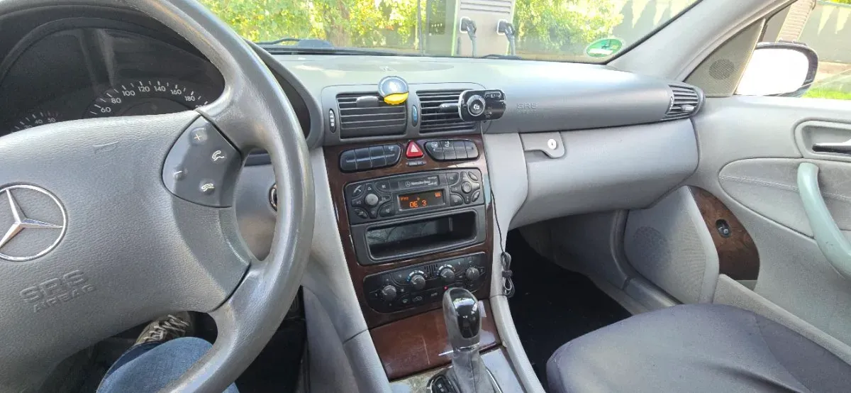 Mercedes-Benz C-Class 2001 photo 3