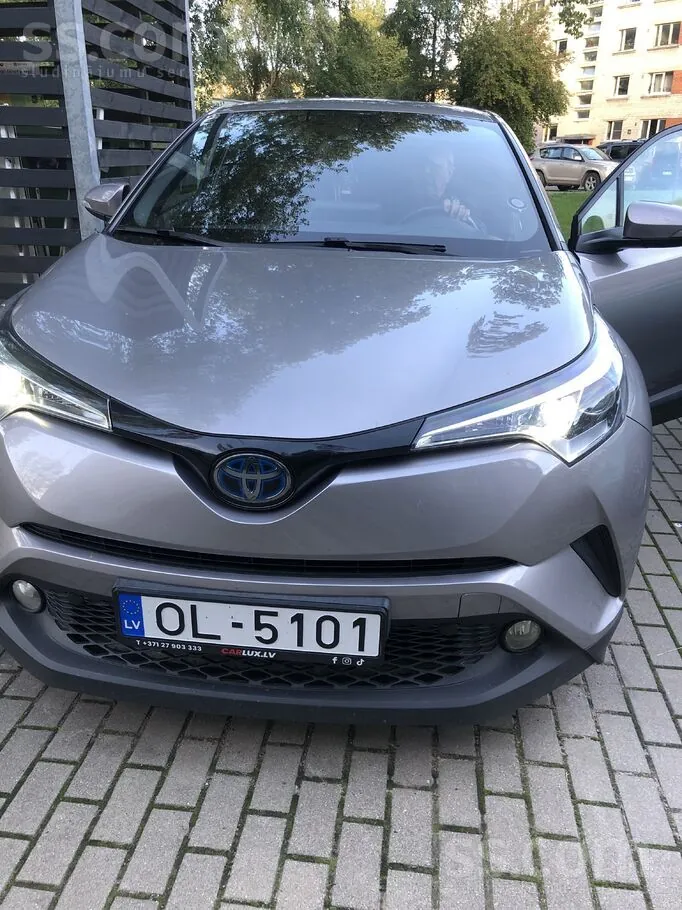 Toyota C-Hr 2018 photo 3