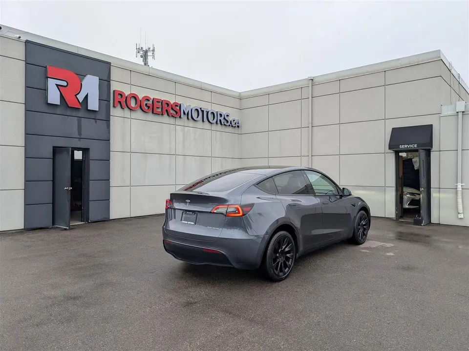 Tesla Model Y 2023 photo 5