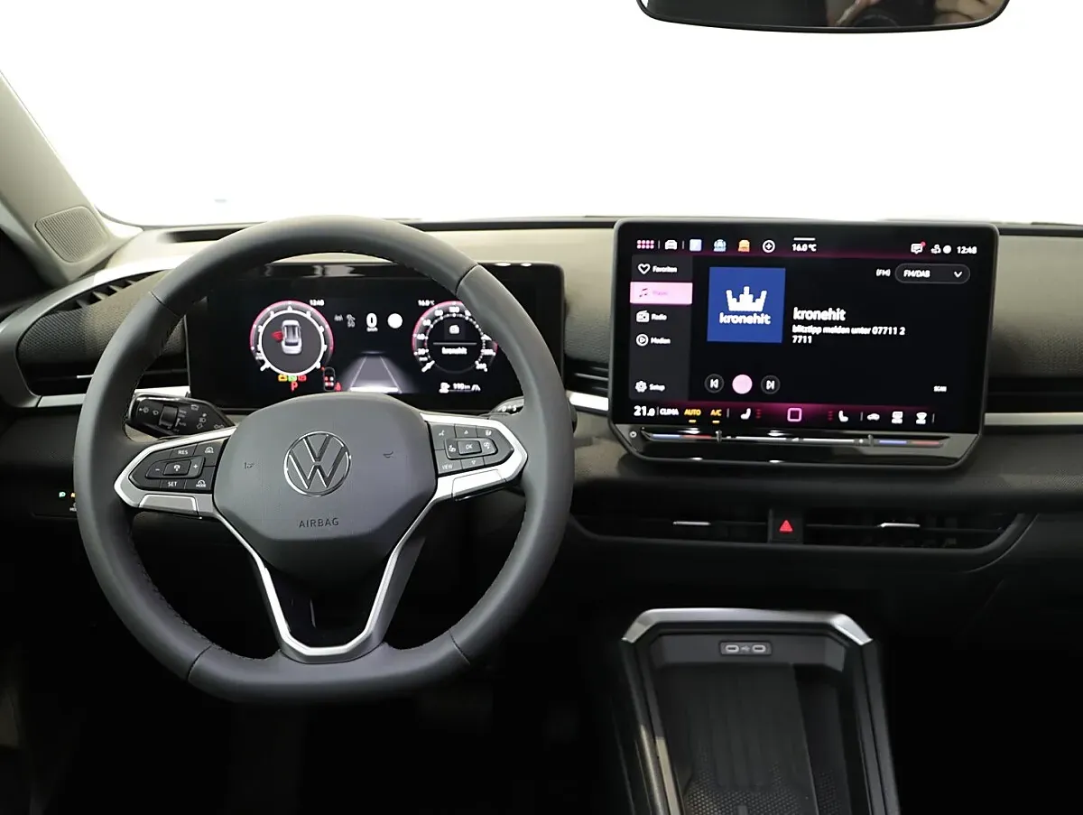 Volkswagen T-Roc 2026 photo 2