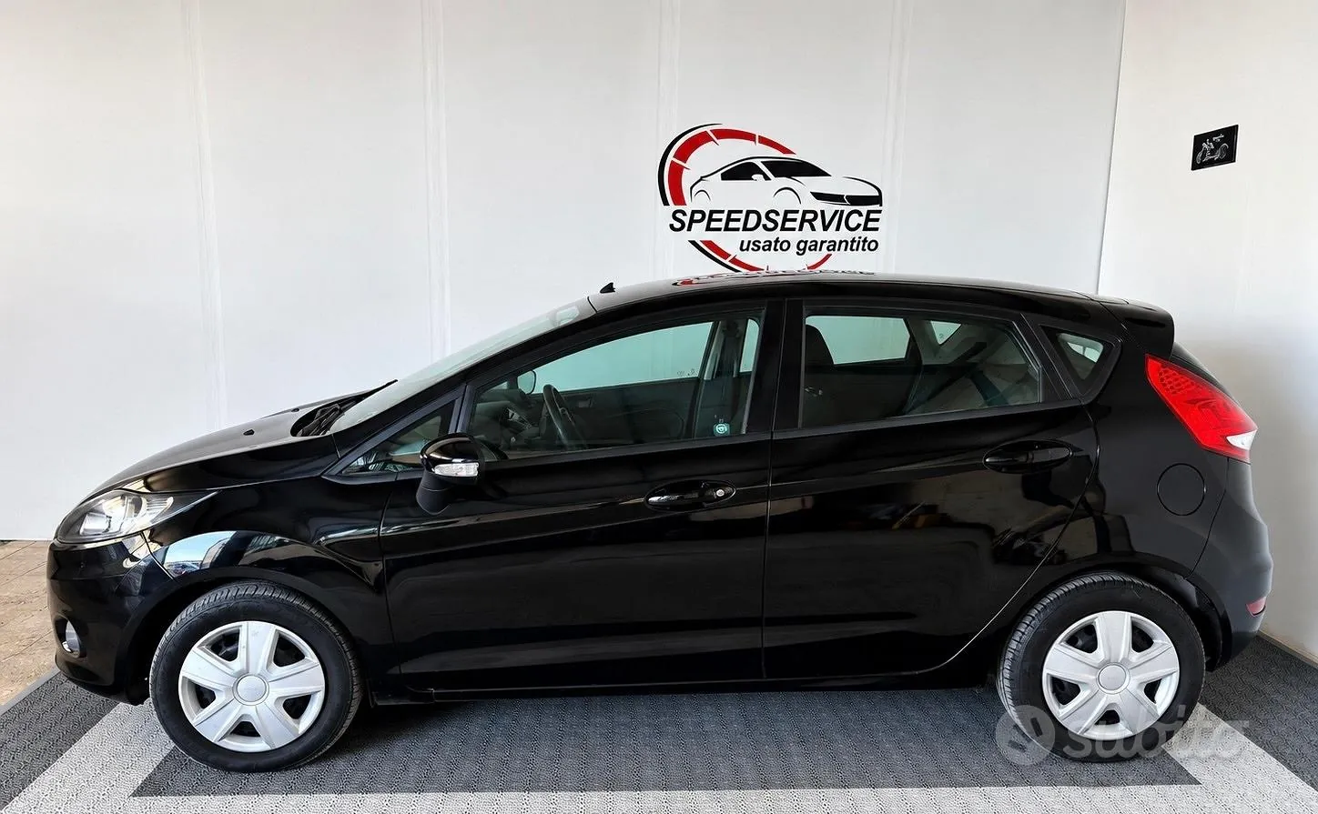 Ford Fiesta 2011 photo 3