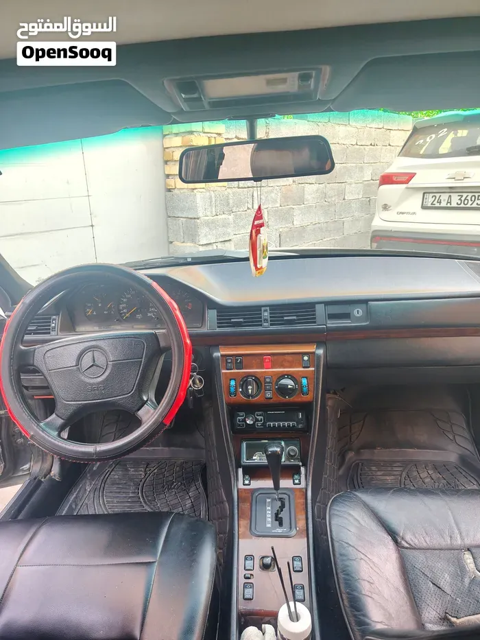 Mercedes-Benz 320