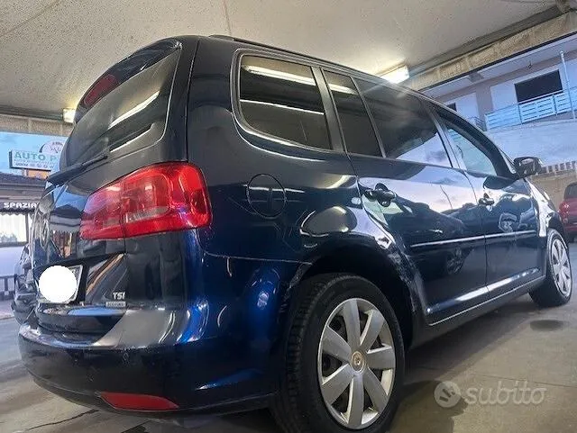Volkswagen Touran 2012 photo 5