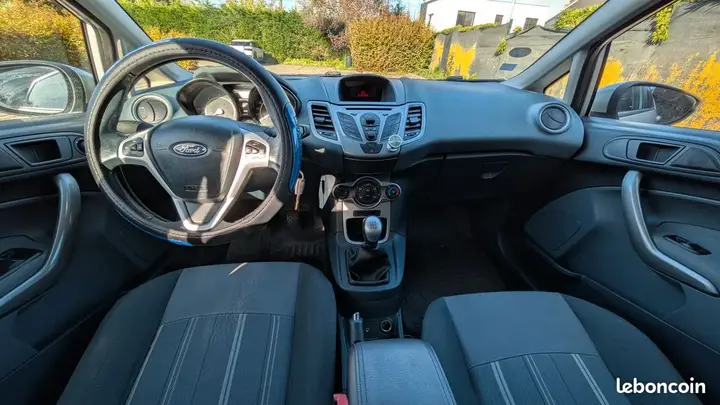 Ford Fiesta 2009 photo 4