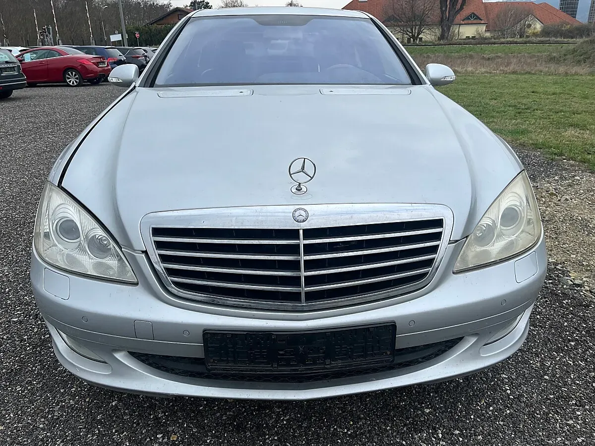 Mercedes-Benz S-Class 2006 photo 2
