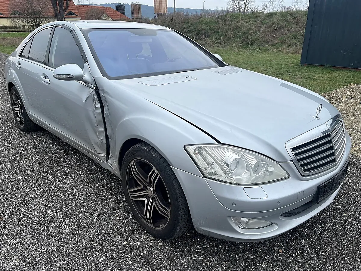 Mercedes-Benz S-Class 2006 photo 3