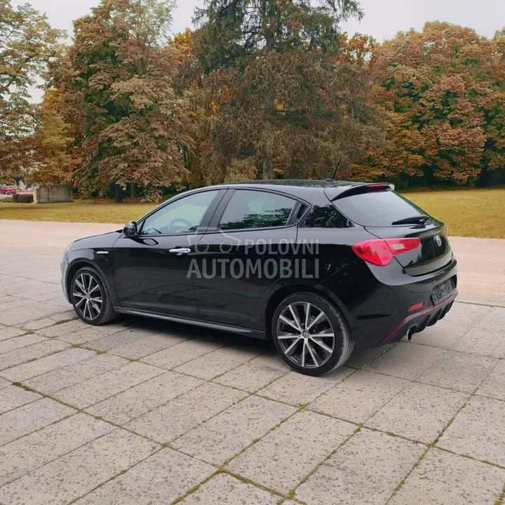 Alfa Romeo Giulietta 2018 photo 5