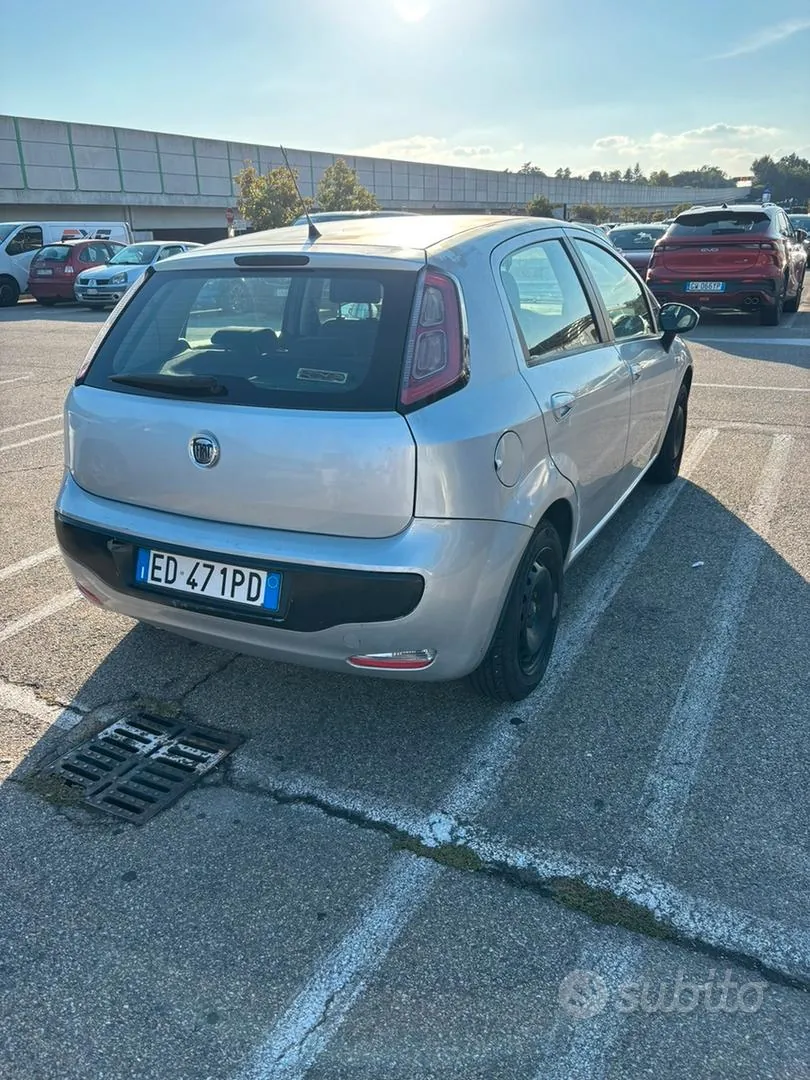 Fiat Punto Evo 2010 photo 2