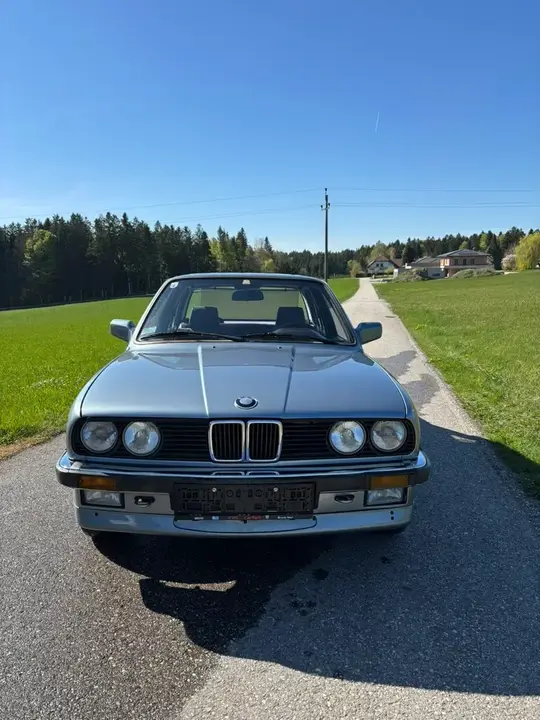 BMW 3 Series 1986 photo 2
