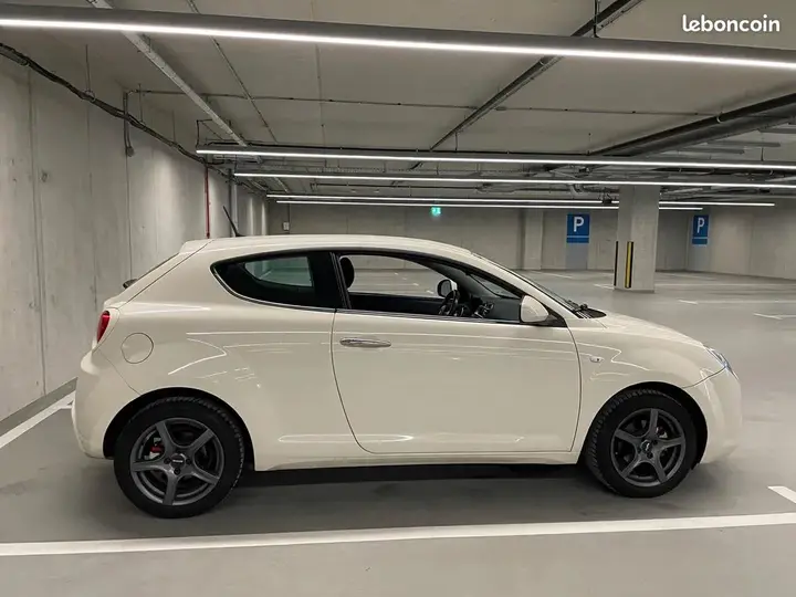 Alfa Romeo Mito 2009 photo 3
