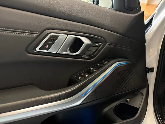 BMW 330E 2021 photo 4