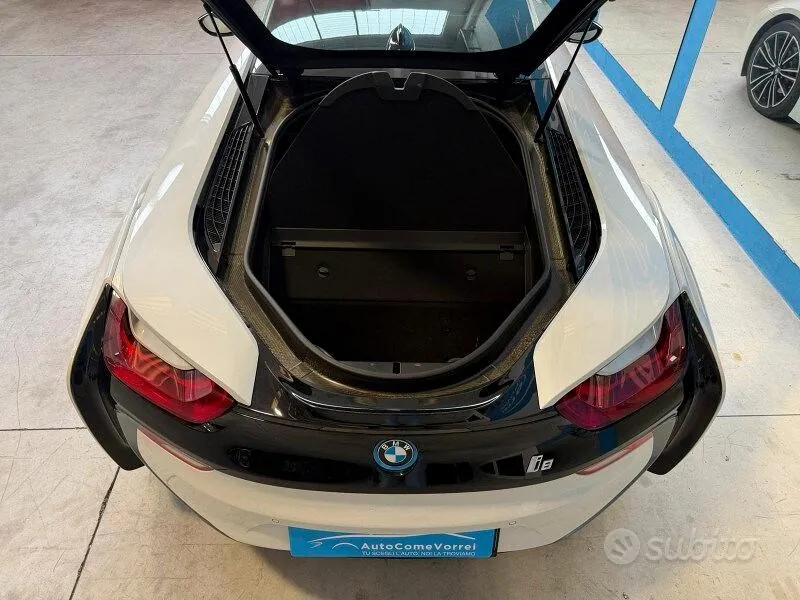 BMW I8 2020 photo 5