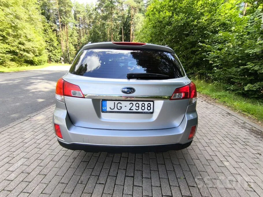 Subaru Outback 2013 photo 2