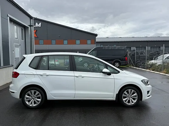 Volkswagen Golf Sportsvan 2018 photo 2