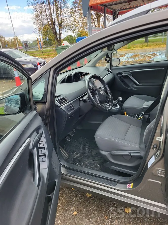 Toyota Verso 2016 photo 5