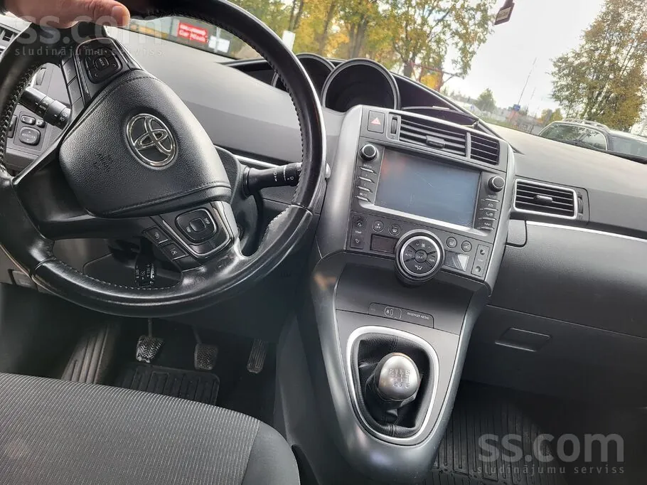 Toyota Verso 2016 photo 4
