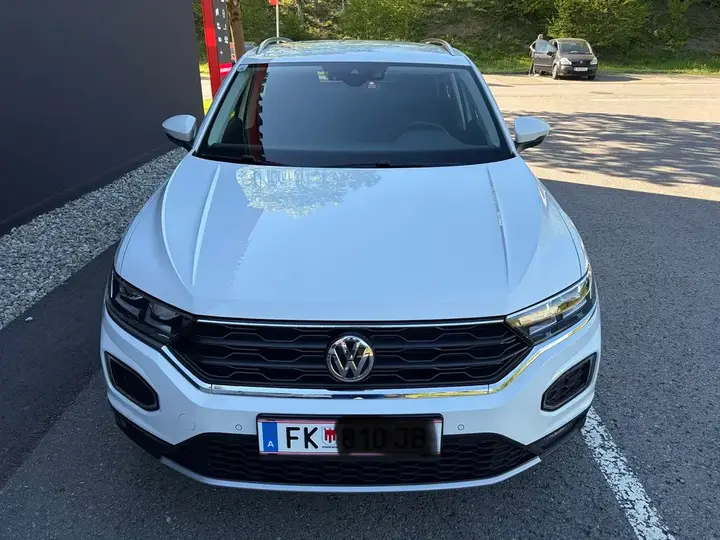 Volkswagen T-Roc 2019 photo 2