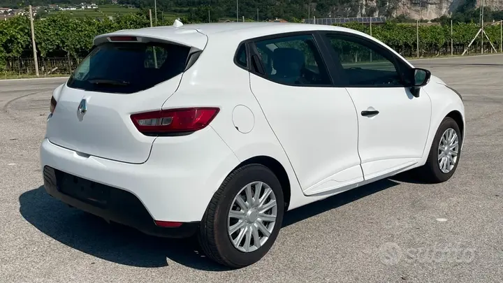 Renault Clio 2016 photo 3