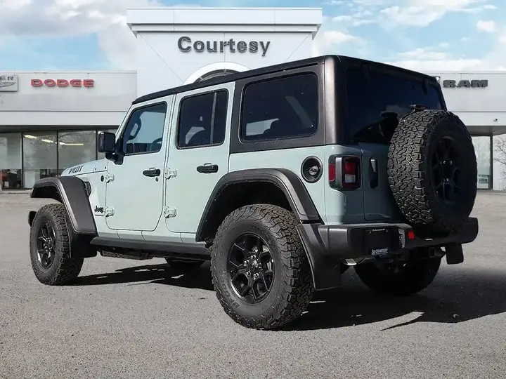 Jeep Wrangler 2026 photo 4