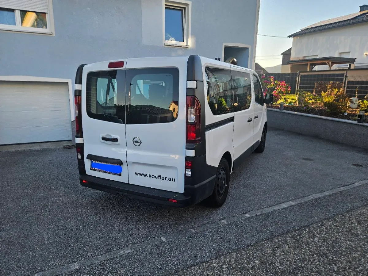 Opel Vivaro 2015 photo 3
