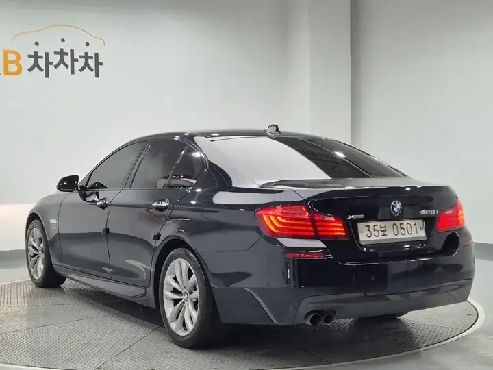BMW 5 Series 2016 photo 2