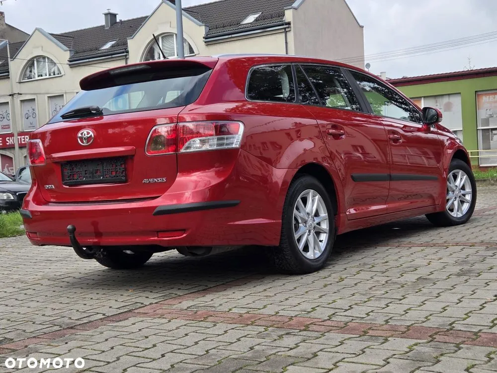 Toyota Avensis 2011 photo 4