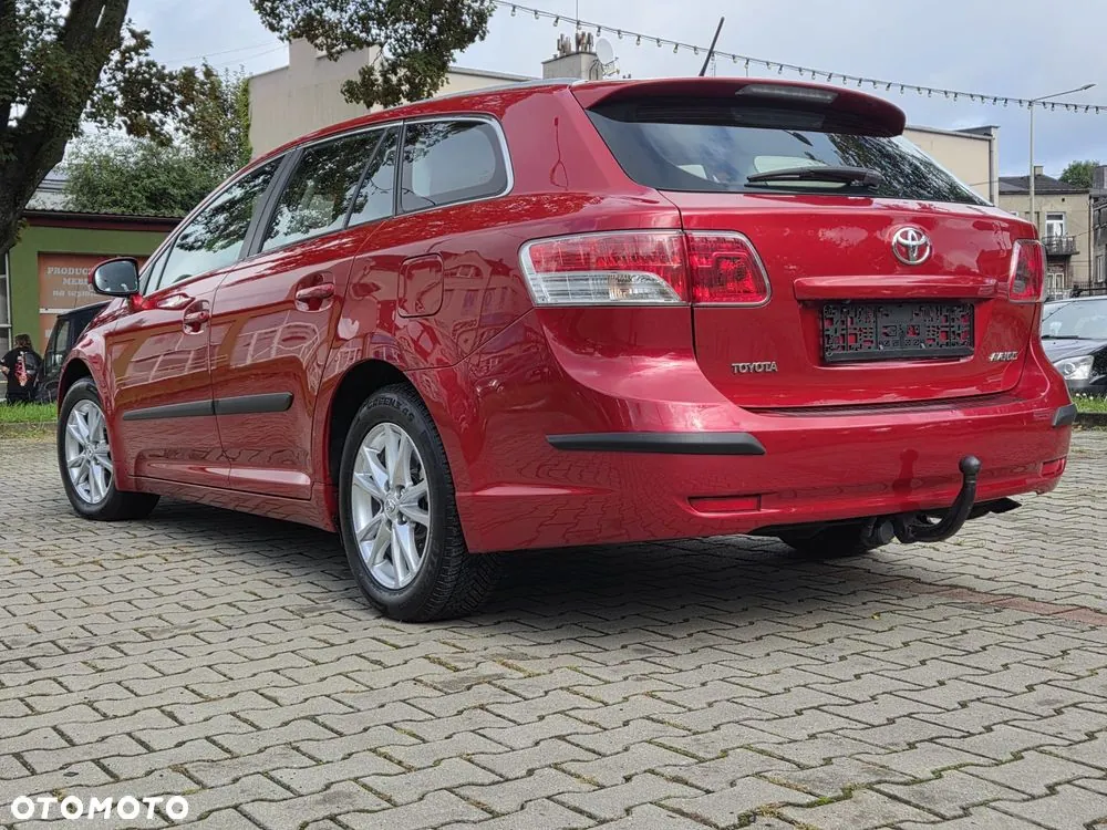 Toyota Avensis 2011 photo 5