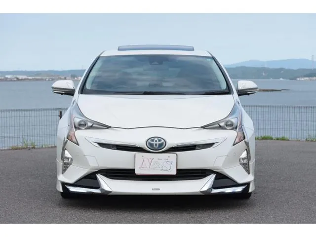 Toyota Prius 2017 photo 3