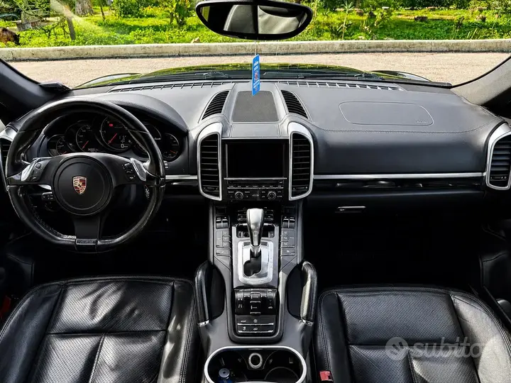 Porsche Cayenne 2010 photo 4