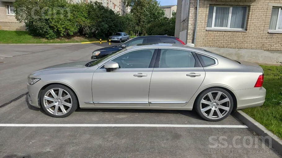 Volvo S90