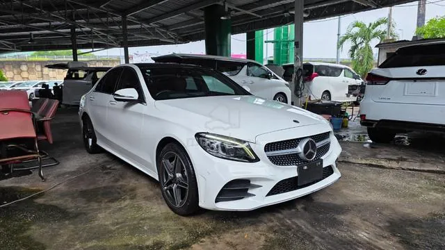 Mercedes-Benz C200