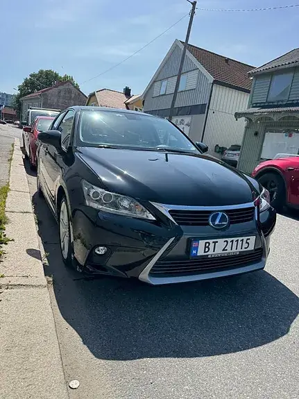 Lexus Ct200H 2015 photo 2