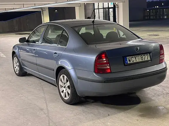 Skoda Superb 2005 photo 3