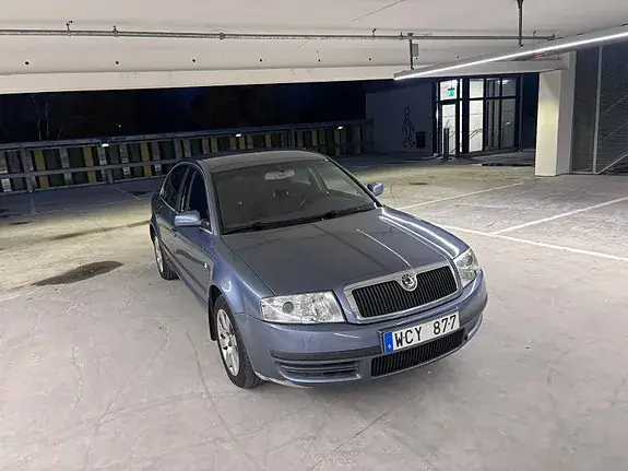Skoda Superb 2005 photo 2