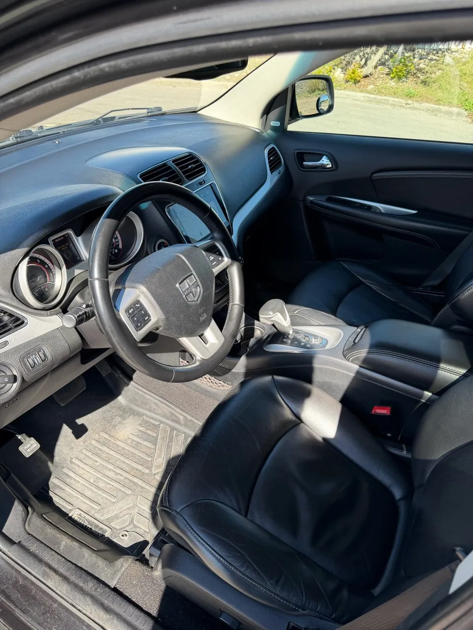 Dodge Journey 2012 photo 2