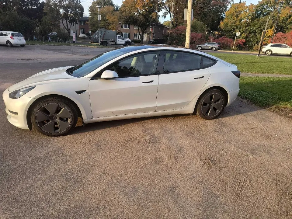 Tesla Model 3 2022 photo 3