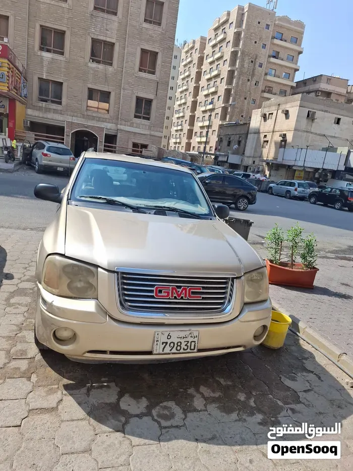 GMC Envoy 2005 photo 2