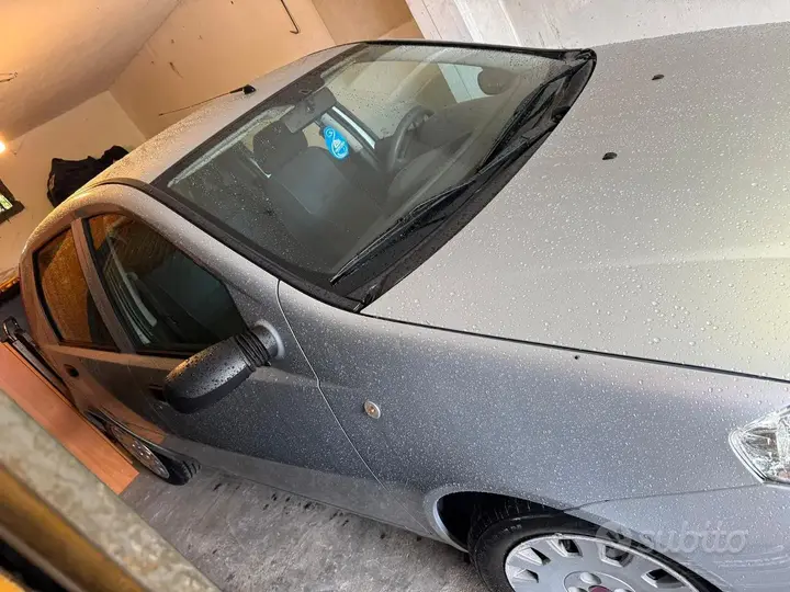 Fiat Punto 2009 photo 4