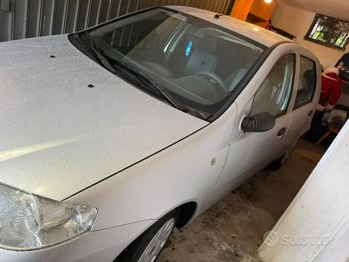 Fiat Punto 2009 photo 3