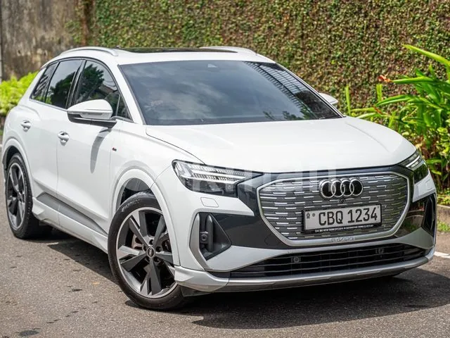 Audi Q4 E-Tron S Line 2023 photo 4