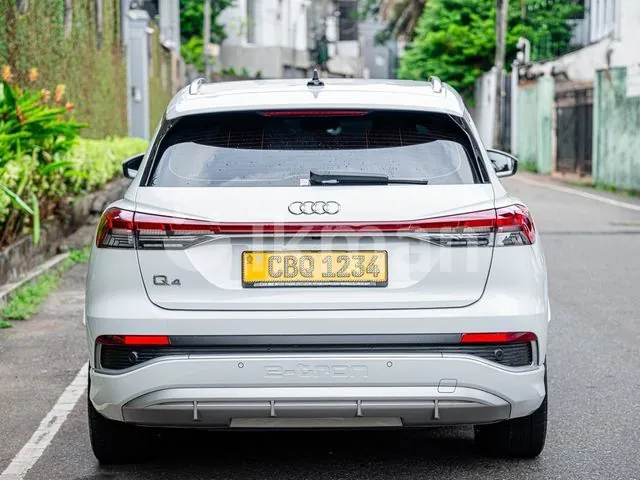 Audi Q4 E-Tron S Line 2023 photo 2