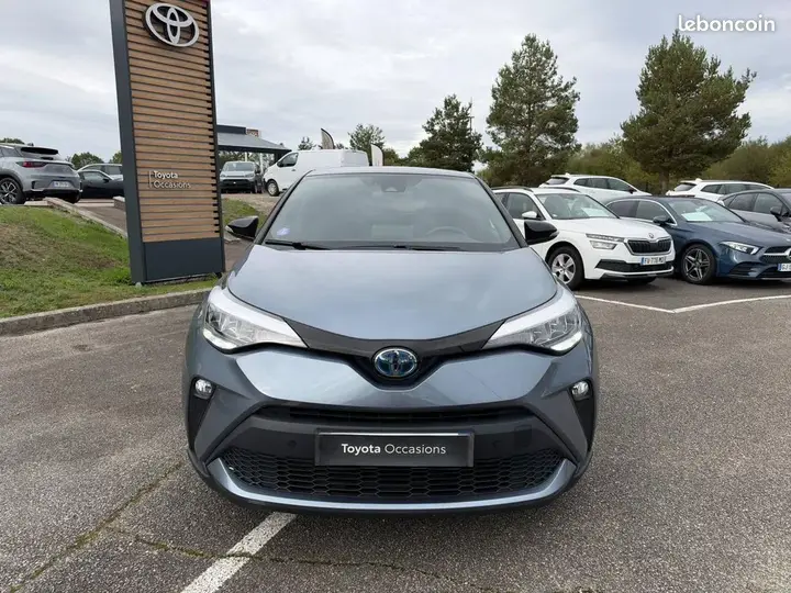 Toyota C-Hr 2023 photo 2