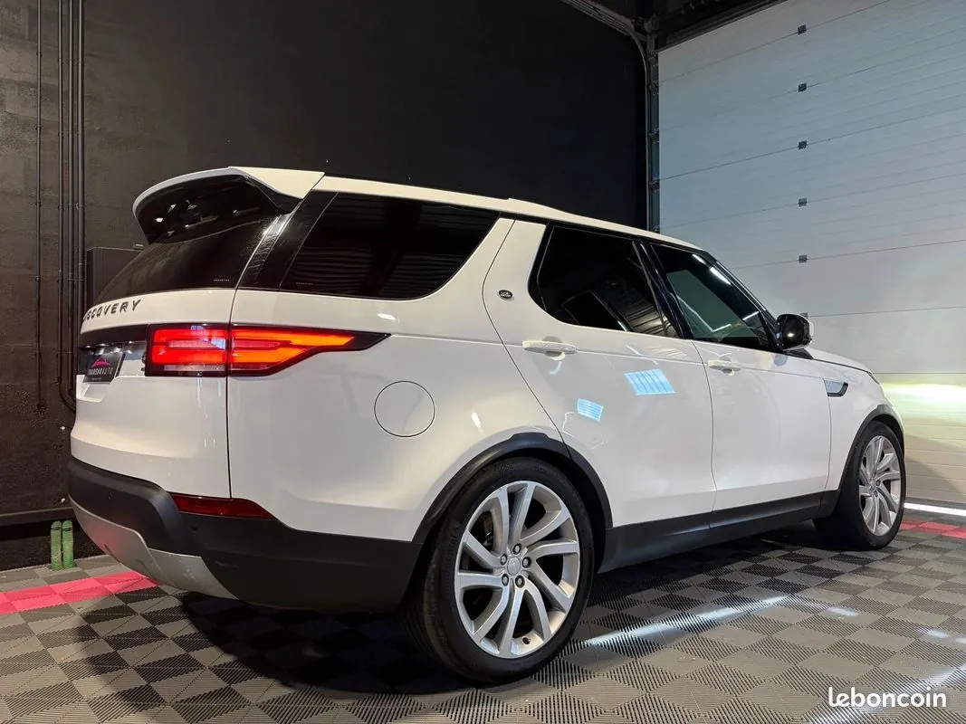 Land Rover Discovery 2017 photo 3