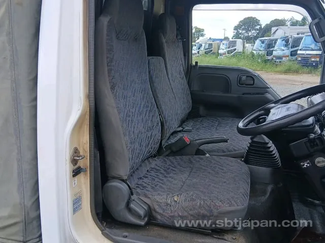 Isuzu Elf 2003 photo 2