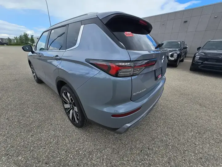 Mitsubishi Outlander 2026 photo 3